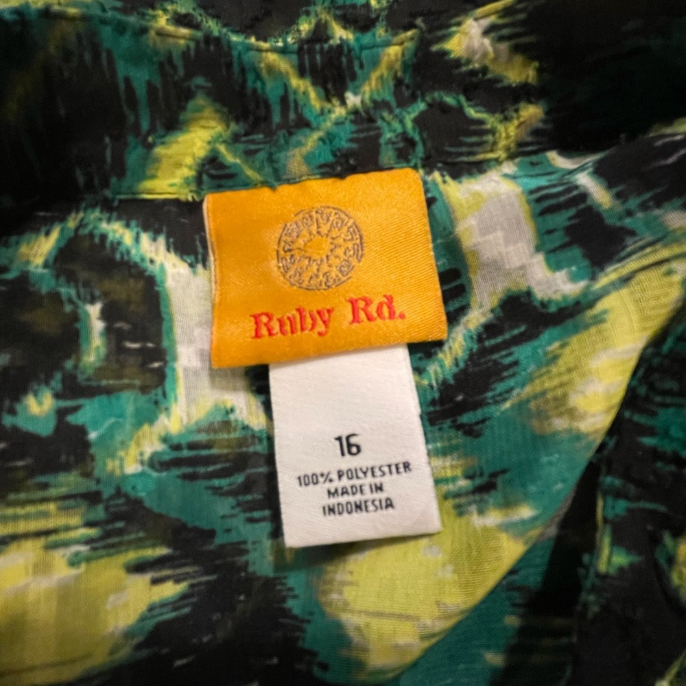 Ruby Rd. Abstract Print Top 16 FREE SHIP - Picture 4 of 4